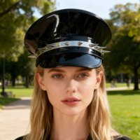 Chapeaux de capitaine en similicuir noir en gros avec pointes pour costumes d'Halloween