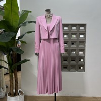 Ensemble élégant pour femmes A10962, 2 pièces, veste courte à appliques florales 3D et robe mi-longue plissée à bretelles spaghetti
