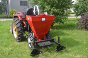 Tracteur agricole attelage 3 points mini tracteur planteur <span class=keywords><strong>de</strong></span> <span class=keywords><strong>pommes</strong></span> <span class=keywords><strong>de</strong></span> <span class=keywords><strong>terre</strong></span> machine plantation <span class=keywords><strong>de</strong></span> <span class=keywords><strong>pommes</strong></span> <span class=keywords><strong>de</strong></span> <span class=keywords><strong>terre</strong></span> avec CE - Product Image 4
