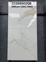 Porcelaine italienne de type finement sculptée, émaillée chinoise, polie, blanche de Carrare, Porcelanato de luxe, antidérapante, pour supermarchés et cours.