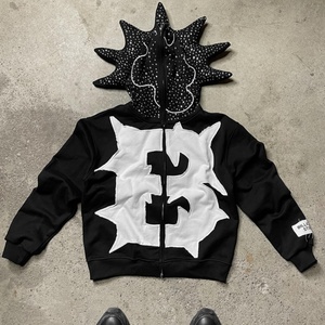 Hoodies personnalisés pour fabricants, style mode, entièrement zippés, avec strass, coupe oversize, fermeture éclair et patchs effet usé - Product Image 1