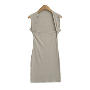 Un vestido sin mangas de cuello cuadrado de corte bajo súper picante con una correa para el hombro, una falda corta ajustada sexy como capa base - Product Image 4