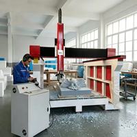 Machine de découpe et de sculpture de mousse CNC 4 axes / Fraiseuse CNC 4 axes avec broche 6 kW, contrôle DSP/NC Studio, moteur unique