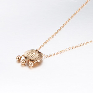 Collar con colgante de candado en oro rosa con característica china Fu y campanas para la buena fortuna, regalo para uso diario - Product Image 2