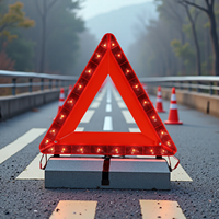Triangle d'avertissement réfléchissant Floding de lumière LED rouge Outils d'urgence-Triangle d'avertissement