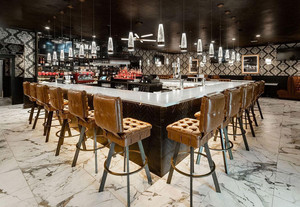 Moderne Indoor Restaurant Commerciële Barkrukken Dineren Emmer Barkrukken Op Sterkere Grote Ronde Metalen Basis 4 Kleuren Beschikbaar - Product Image 5