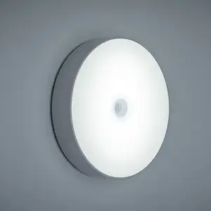 Sensore di movimento luce notturna a LED lampada da notte ricaricabile USB per camera da letto luce dell'armadio da cucina luce dell'armadio senza fili