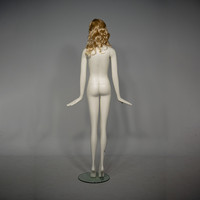 Mannequin féminin réaliste et sexy en gros, grand modèle, avec perruques, en matériau FRP, avec tête en verre trempé, base européenne originale