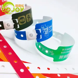 Pulsera de Material compuesto de PE para eventos, Logo personalizado, resistente al agua, uso único, barato