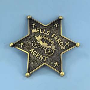 <span class=keywords><strong>Distintivo</strong></span> a Stella Pentacolare Personalizzato all'Ingrosso, Spilla Personalizzata 3D in Metallo Placcato Oro - Product Image 2