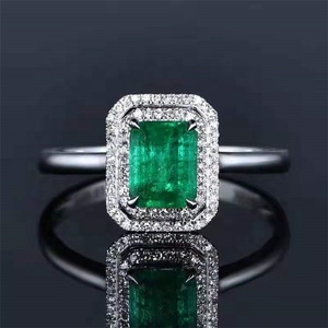 Classique européen <span class=keywords><strong>diamant</strong></span> bijoux en pierres précieuses avec <span class=keywords><strong>prix</strong></span> 18k or 0.85ct naturel vert vif émeraude <span class=keywords><strong>bague</strong></span> pour les femmes - Product Image 1