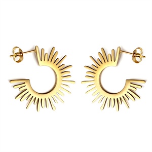 Juego de Joyería de Acero Inoxidable Chapado en Oro Personalizado con Pendientes y Collar de Sol para Mujer - Product Image 4