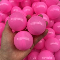 Boule de capsule de vente en gros de 45mm en plastique bon marché de 2 pouces 50mm avec assortiment de diverses petites figurines jouet de remplissage