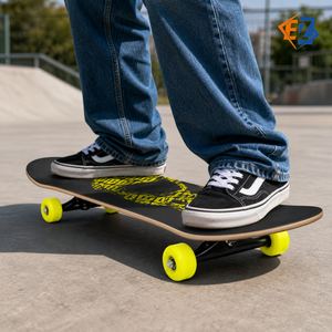 Planche à roulettes complète 31 pouces, design Crâne Néon, plateau en bois 50x30cm pour adolescents, pour la conduite urbaine, logo personnalisé, OEM, vente en gros - Product Image 1