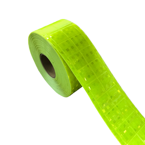 Nastro riflettente in <span class=keywords><strong>PVC</strong></span> giallo 5cm materiali riflettenti ad alta visibilità Non autoadesivo bagliore nel traffico scuro gilet di sicurezza - Product Image 5