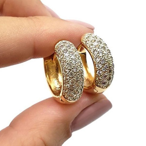 Orecchini a Cerchio Placcati Oro per Donna, Taglio Brillante Rotondo con Cristalli e Strass, Gioielli di Lusso per Uso Quotidiano, Placcatura 18K - Product Image 1