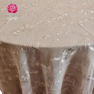Роскошные пользовательские 132 дюймов шампанское круглая Вышивка Кружева Цветы белая пластиковая скатерть для свадебных украшений