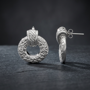 Wholesale Textured Silver Hoop Earrings Chunky Minimalist Fashion Jewelry Custom OEM ODM Supplier Round Doorknocker Stud Earring - Product Image 2