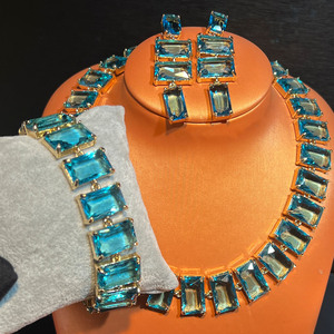 Set di <span class=keywords><strong>Gioielli</strong></span> ZHENXUN: Orecchini, Bracciale e Collana con Diamanti Quadrati Blu Effetto Cubo di Zucchero, Design Raffinato e Super Brillante - Product Image 4