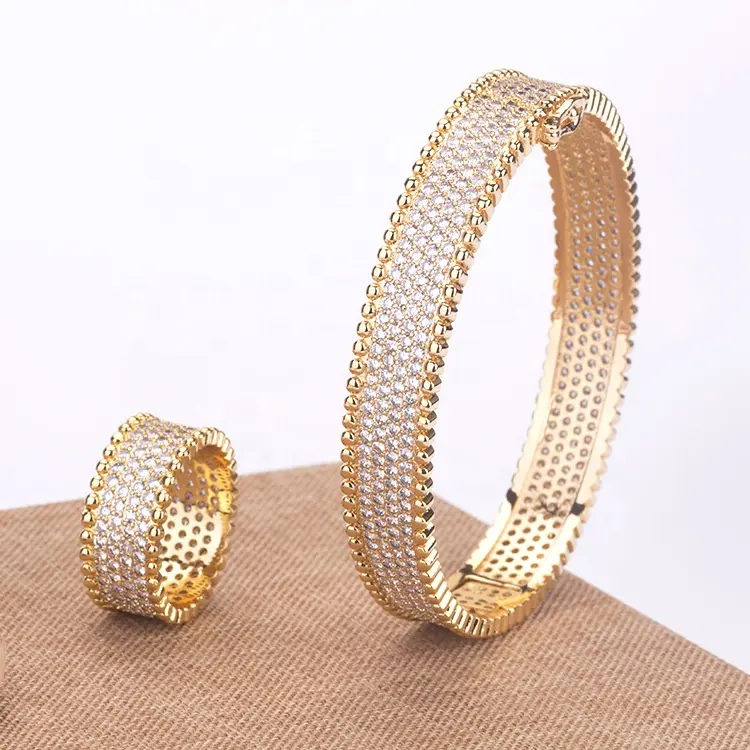 Conjunto de pulseras de estilo simple, brazalete Eternity, anillo Chapado en circón, joyería de oro de 18K para brazalete y anillo, venta al por mayor