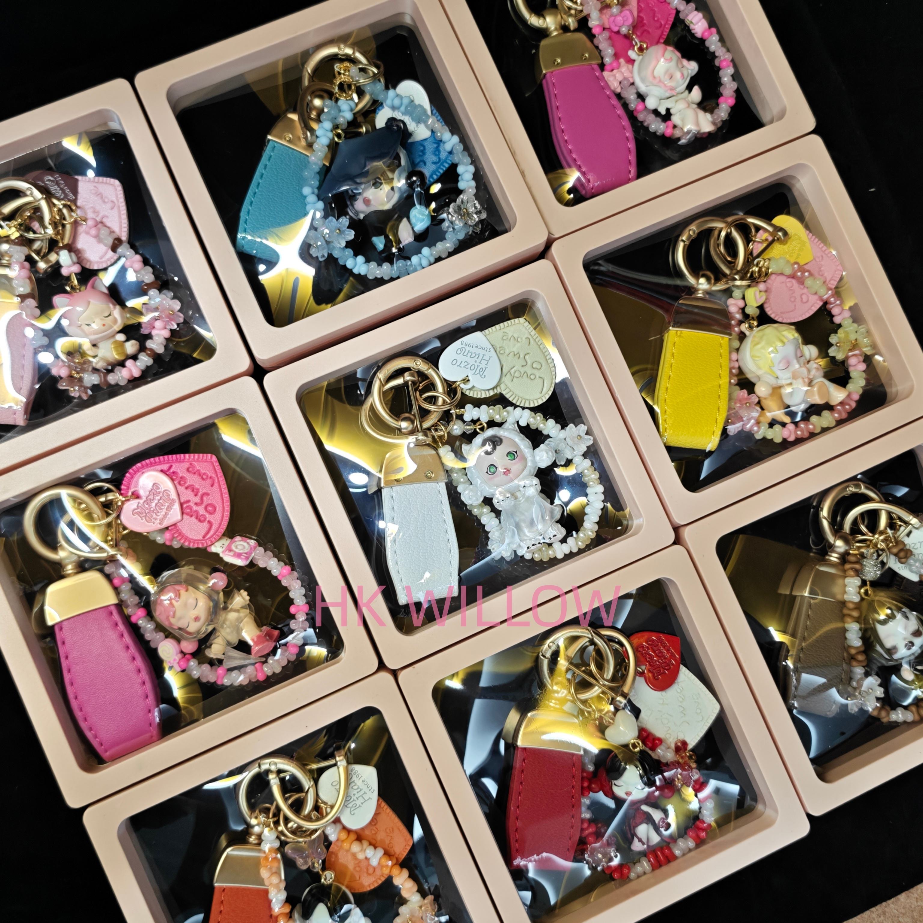 พูดคุยกับฉันสำหรับแคตตาล็อกสไตล์เพิ่มเติม