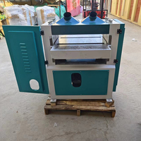 Machine à raboter le bois pour l'usinage des panneaux en atelier de menuiserie, d'assemblage de meubles et de menuiserie industrielle