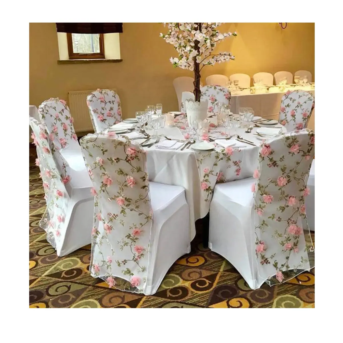 Belle telai all'ingrosso della sedia del fiore dell'organza del ricamo della rosa per la decorazione di natale del partito di pranzo dell'hotel di nozze