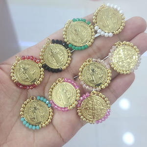JS7376 - Suministros de Joyería Hechos a Mano, Cristal, Perlas, Chapado en Oro de 18K, Medalla de <span class=keywords><strong>San</strong></span> <span class=keywords><strong>Benito</strong></span>, Dijes - Product Image 2