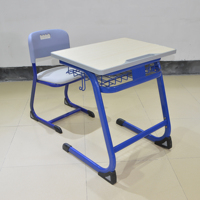 Ensemble bureau et chaise d'étude pour enfants, design durable en bois avec grand plateau pour l'école et la salle de classe