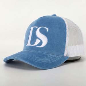 Gorra Trucker Personalizada OEM de Alta Calidad, 5 Paneles, para Hombre y Mujer, con Logotipo Bordado en 3D, Malla de Terciopelo Azul Cielo, Cierre a Presión - Product Image 1