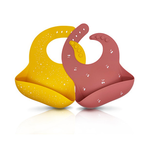 Bavoir en silicone personnalisé avec logo, vente en gros, bavoir bébé en silicone réglable, bavoir en silicone imperméable pour bébés - Product Image 1