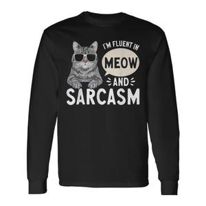 T-shirt a maniche lunghe con gatto tabby grigio. Design: Sono fluente nel gatto e nel sarcasmo. - Product Image 1