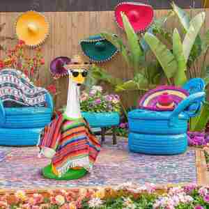 Conjunto de Capa Grande de Carnaval con Sombrero, Gafas y Decoración de Ganso para Terraza - Product Image 2
