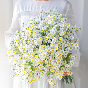 Bouquet de marguerites artificielles en soie West Lake Butterfly, 35 cm, décoration pour salon et maison - Product Image 1
