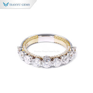 Tianyu Gems Mooie 3.7Mm Ronde Cut Kleurloos Forever Moissanite <span class=keywords><strong>Diamond</strong></span> Wedding Engagement Vrouwen Sieraden Ring Set Diamanten Ring - Product Image 1