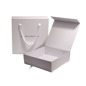 Boîte cadeau magnétique <span class=keywords><strong>blanche</strong></span> avec sac assorti, boîtes rigides de luxe avec logo personnalisé imprimé, coffret cadeau pliable à fermeture magnétique - Product Image 1