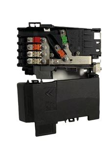 Unité de gestion de <span class=keywords><strong>batterie</strong></span> Peugeot 3008 308CC 308SW Citroën <span class=keywords><strong>C4</strong></span> Grand <span class=keywords><strong>Picasso</strong></span> 6500GR 28236841 ZQ92603880 9666527680 Unité de protection - Product Image 2