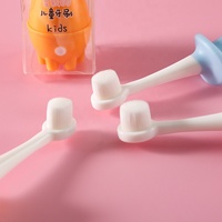 Brosse à dents pour bébé de 1 à 3 ans, taille standard, tête de brosse petite, poils en nylon ultra-fins 10K, 0,10 mm, manche en plastique TPR, pour la maison