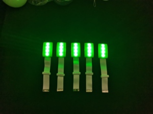 Novità: Braccialetti LED dal Design Innovativo, 7 Colori, Luce Lampeggiante Sincronizzata con la Musica, per Concerti, Festa di Pesce d'<span class=keywords><strong>Aprile</strong></span>, Natale e Festività - Product Image 4