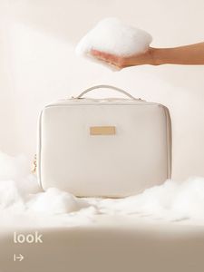 Trousse <span class=keywords><strong>de</strong></span> toilette <span class=keywords><strong>de</strong></span> voyage suspendue résistante à l'eau organisateur <span class=keywords><strong>de</strong></span> toilette <span class=keywords><strong>de</strong></span> voyage avec crochet suspendu organisateur <span class=keywords><strong>de</strong></span> maquillage cosmétique pour les femmes - Product Image 3