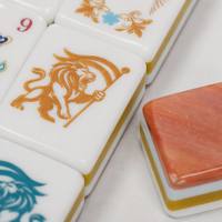 Ubin Mahjong Akrilik Empat Lapis Warna Oranye Berkilau, Mewah, Ramah Lingkungan, Tahan Lama, dan Portabel untuk Pesta Santai