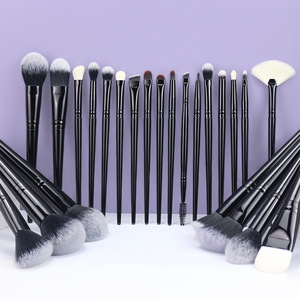 Juego de 24 Brochas de Maquillaje de Pelo Sintético con Logotipo Personalizado, Mango de Madera, Brochas de Abanico, Kit de Brochas para Rostro y Ojos de Marca Privada - Product Image 3