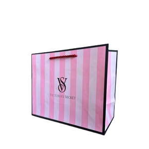 Nouveaux sacs shopping Pulida de luxe 2026 avec logo personnalisé estampé à chaud argenté, sacs <span class=keywords><strong>en</strong></span> <span class=keywords><strong>carton</strong></span> noir écologiques avec ruban pour promotions - Product Image 6