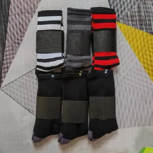 Produits de dropshipping 2026 : Chaussettes de créateur en coton de luxe de haute qualité, chaussettes classiques respirantes et confortables avec lettres - Product Image 2