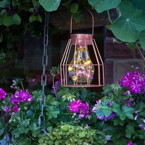 Lámpara solar de jaula metálica con bombilla LED, resistente al agua, ideal para iluminar jardines y entradas exteriores. - Product Image 2