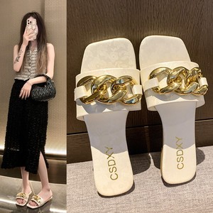 Sandales plates pour femmes, style féerique, avec strass, nouvelle collection été 2024, à porter avec une jupe, modèle Outro Slippers231 231 - Product Image 2