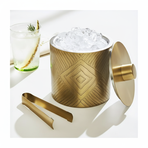 Seau à glace en laiton antique d'inspiration royale avec un élégant motif gaufré offrant une esthétique intemporelle à tout cadre de bar - Product Image 1