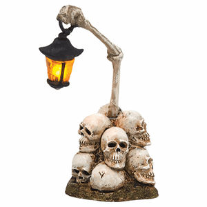 Crâne <span class=keywords><strong>Dead</strong></span> Rising Zombie tenant une lanterne en résine, décoration de fête d'Halloween, ornements de squelette - Product Image 2