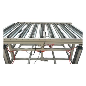 Trasportatore a Rulli a Larghezza Piena con Telaio Largo e Design a Flusso Laterale per Sollevamento e Trasferimento - Product Image 1