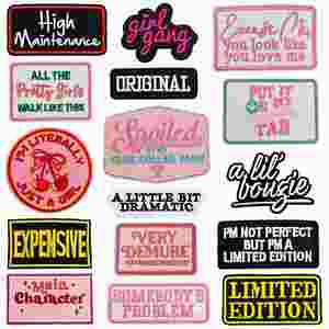 Nouveaux patchs brodés thermocollants en feutre non tissé, motif dessin animé, logo en lettres anglaises, faits à la main, pour vêtements et chapeaux - Product Image 1